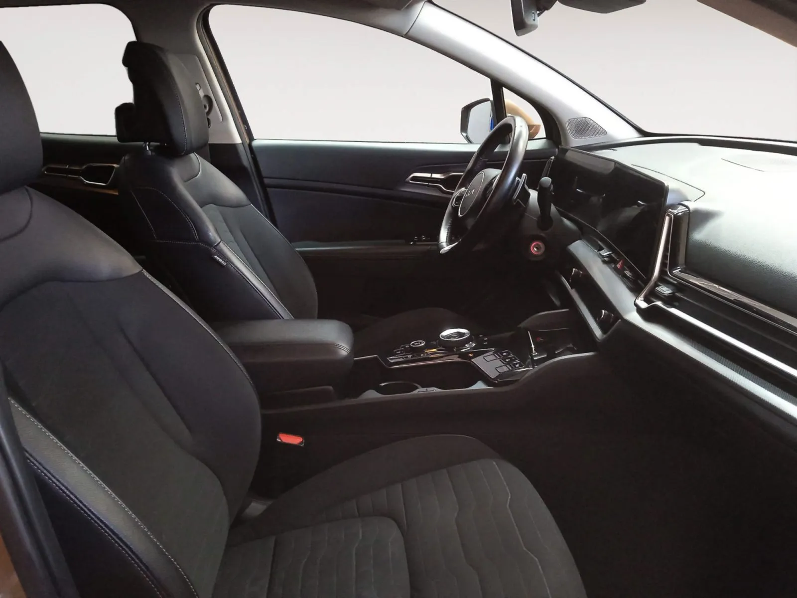 Renting Kia Sportage 1.6 T-GDI MHEV Spirit 4WD 1