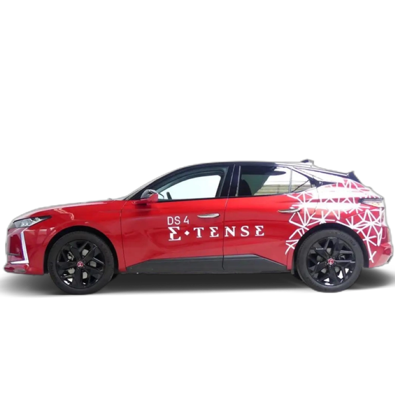Renting DS Automobiles DS 4 1.6 E-TENSE 225 PERFORMANCE LINE + AUTO 225 5P Rojo
