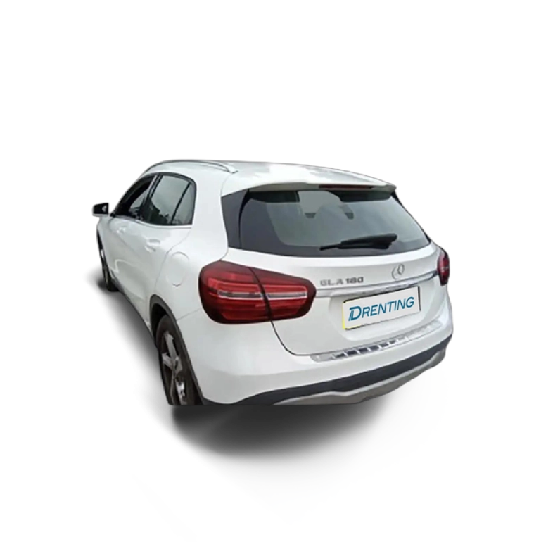 Renting Mercedes-Benz GLA 180 7G-DCT Blanco 2