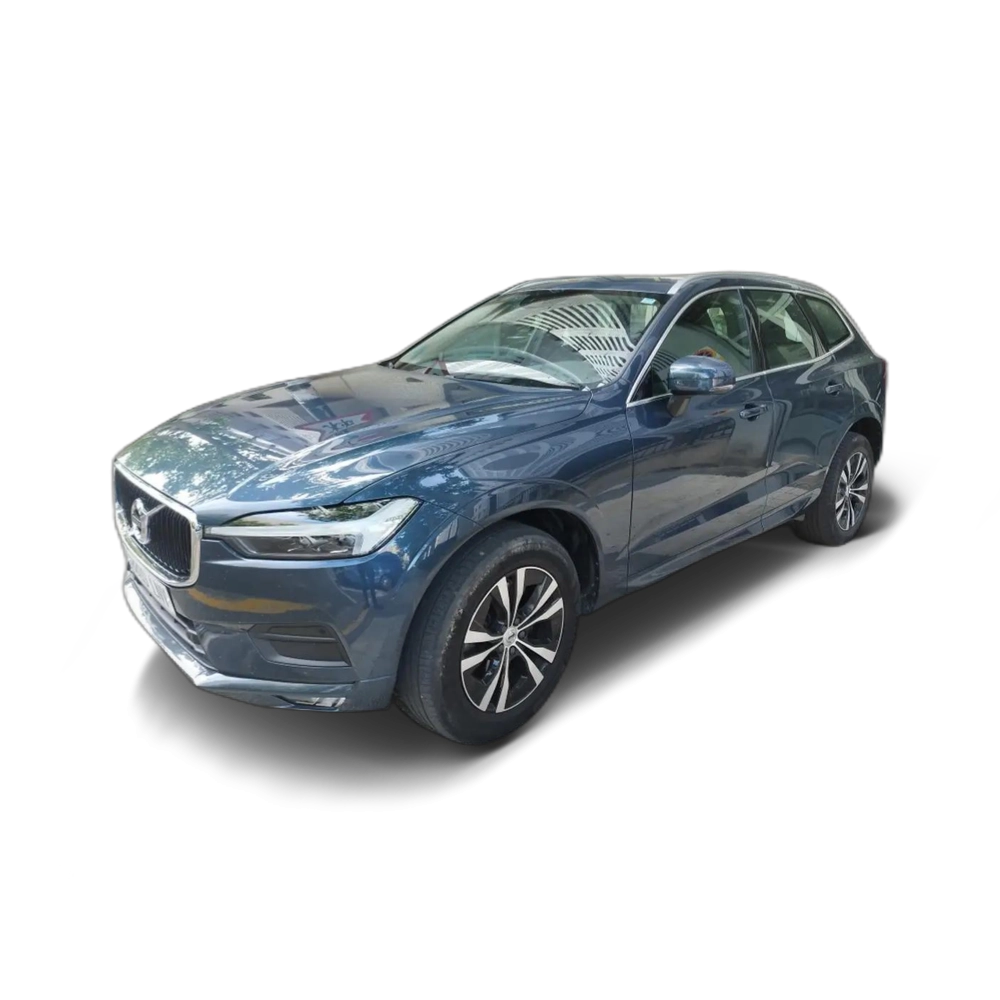 Renting Volvo XC60 B4 Momentum Pro AWD Aut. Azul