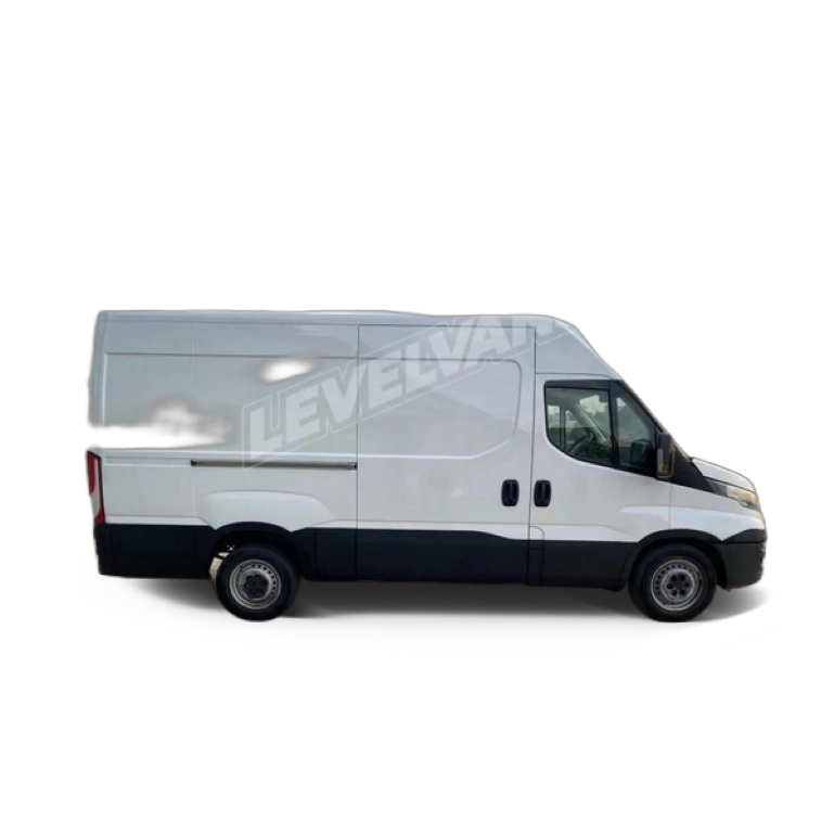 Renting Iveco Daily IVECO Industrial  Automático de 4 Puertas Blanco