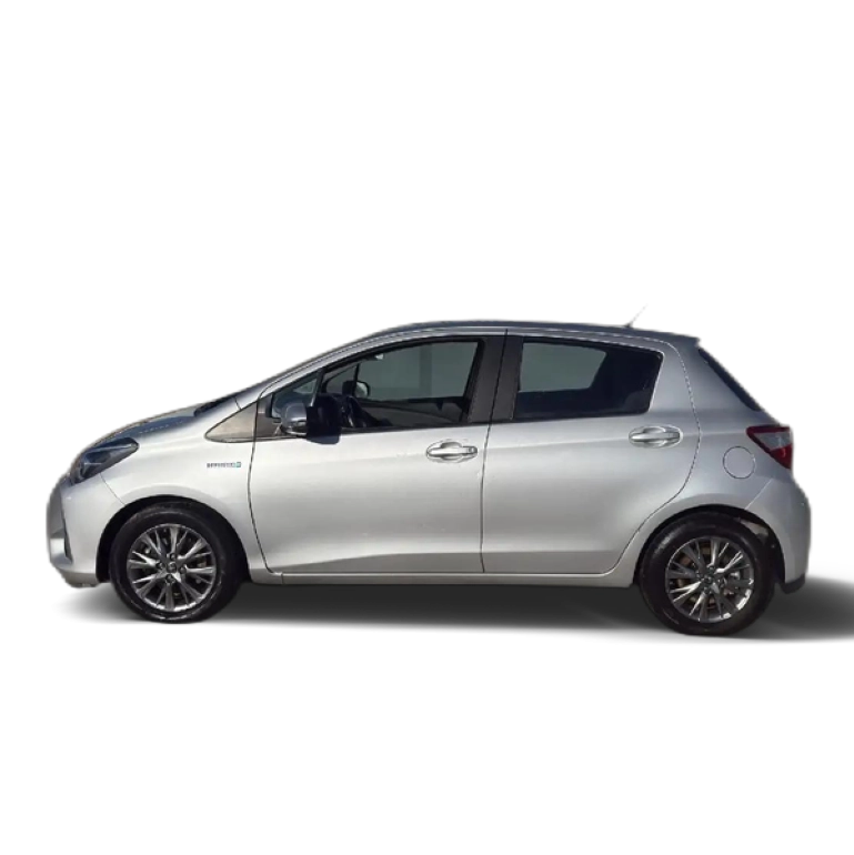 Renting Toyota Yaris Hybrid 1.5 Active Gris 1