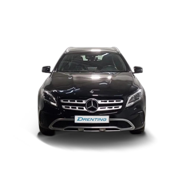 Renting Mercedes-Benz GLA 180 Negro