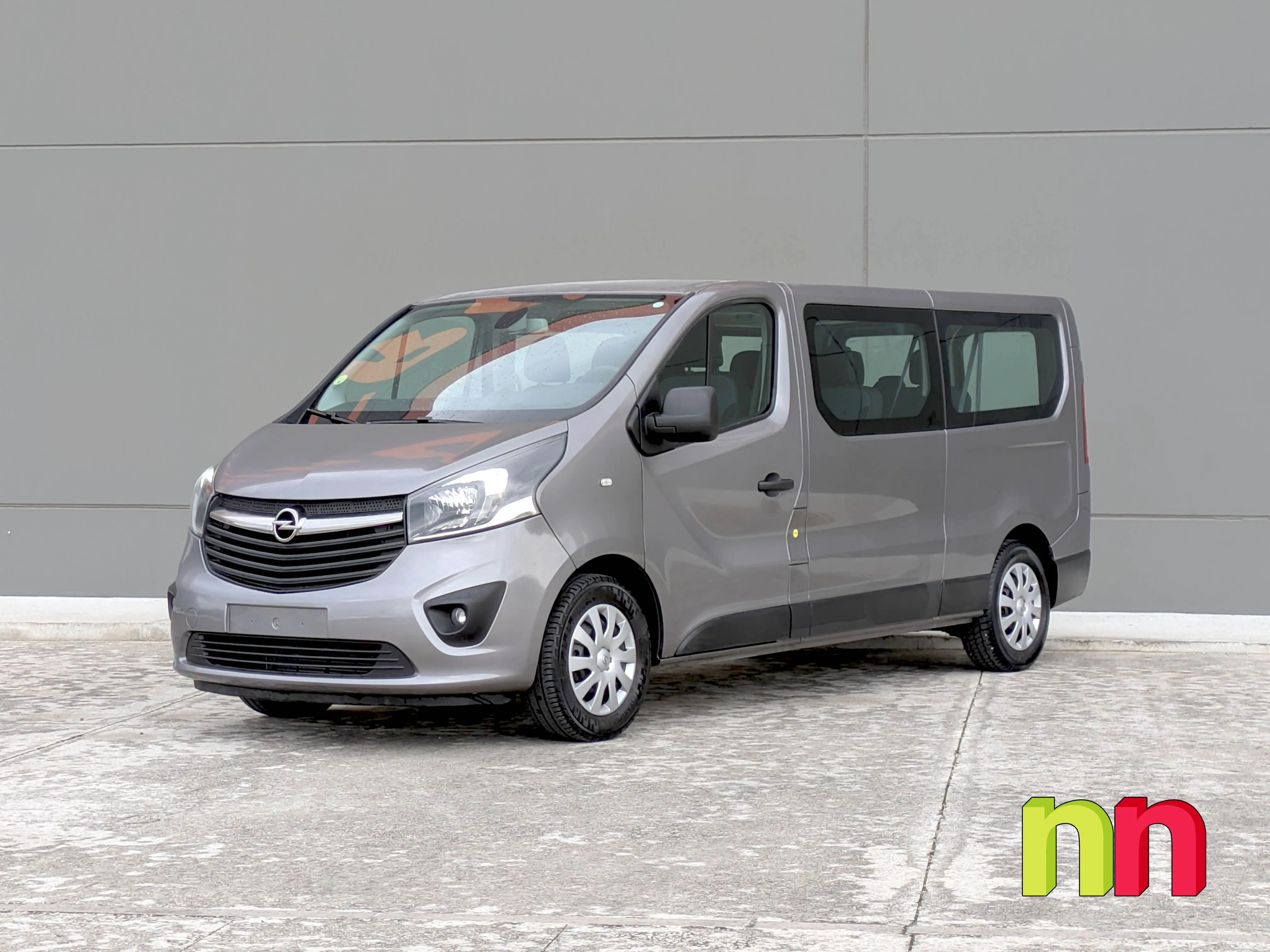 Renting OPEL Vivaro Furgón 1.5D M Carga Standard Express 120