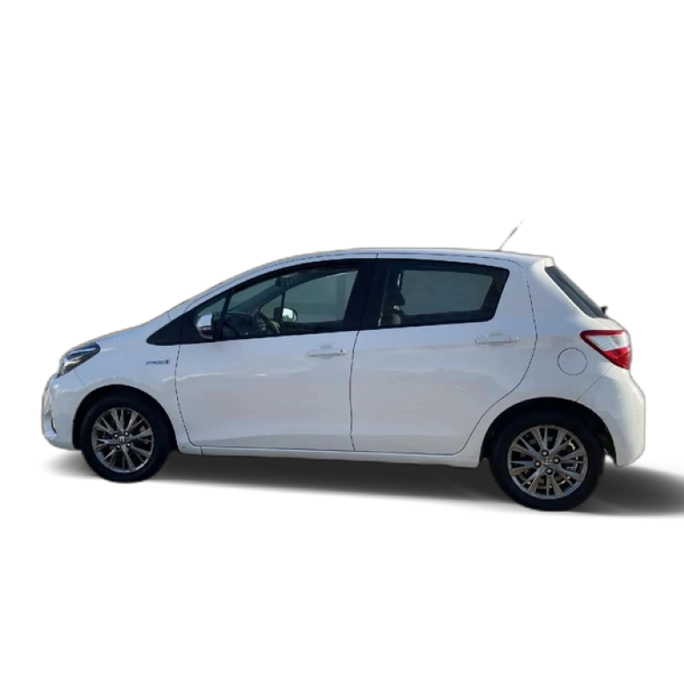 Renting TOYOTA Yaris 100H 1.5 Active 3