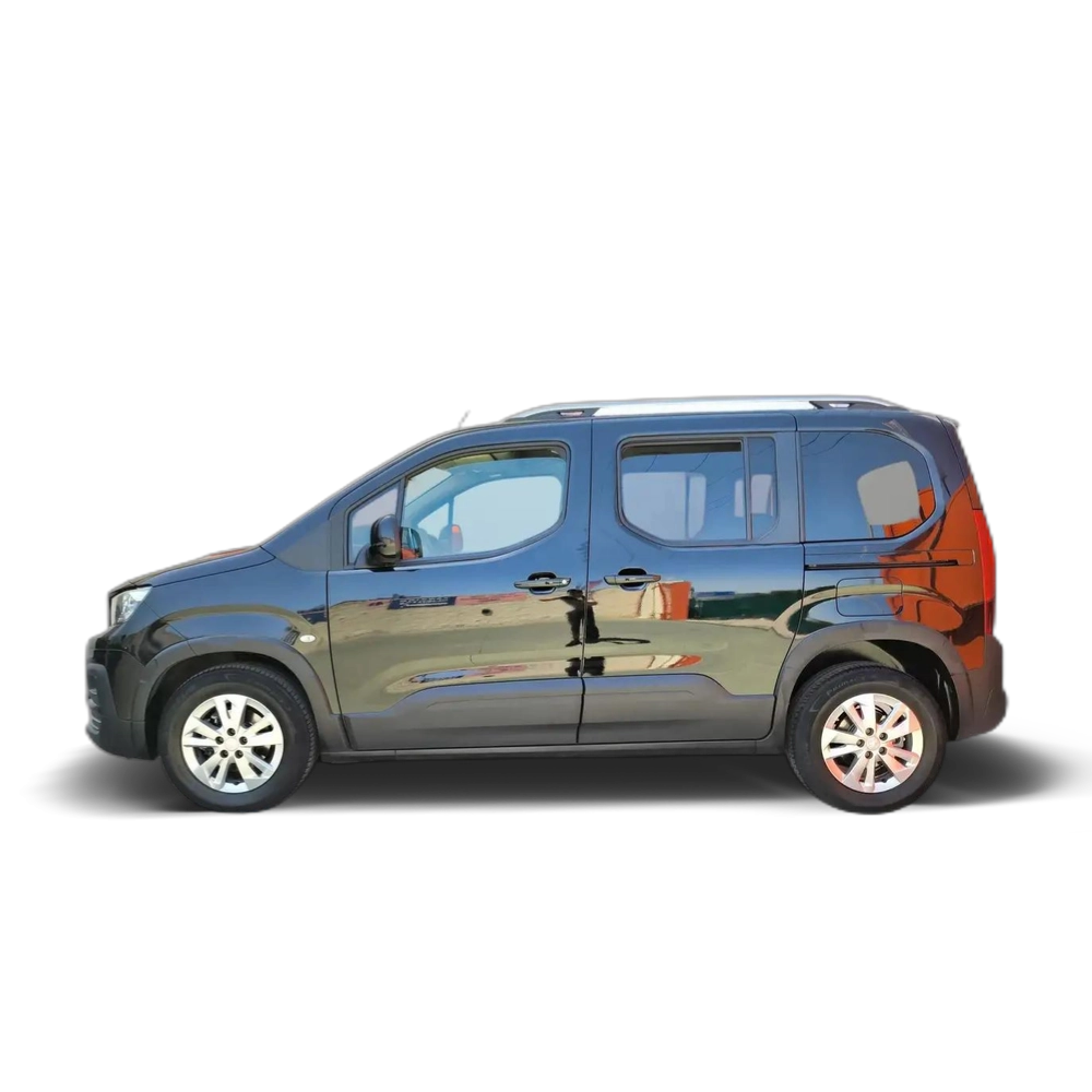 Renting Peugeot Rifter 1.5BlueHDi S&amp;S Standard Allure Pack 100 Negro