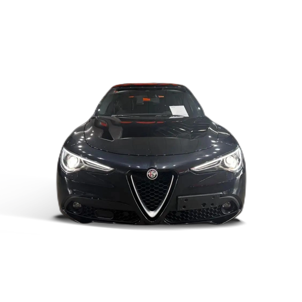 Renting Alfa Romeo Stelvio 2.2 Diesel 140kW (190cv) SUPER AWD Negro