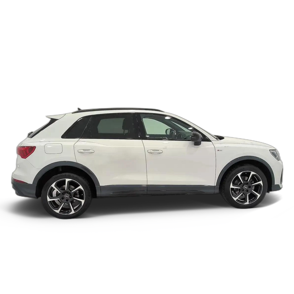 Renting Audi Q3 35 TFSI Black line S tronic Blanco 1