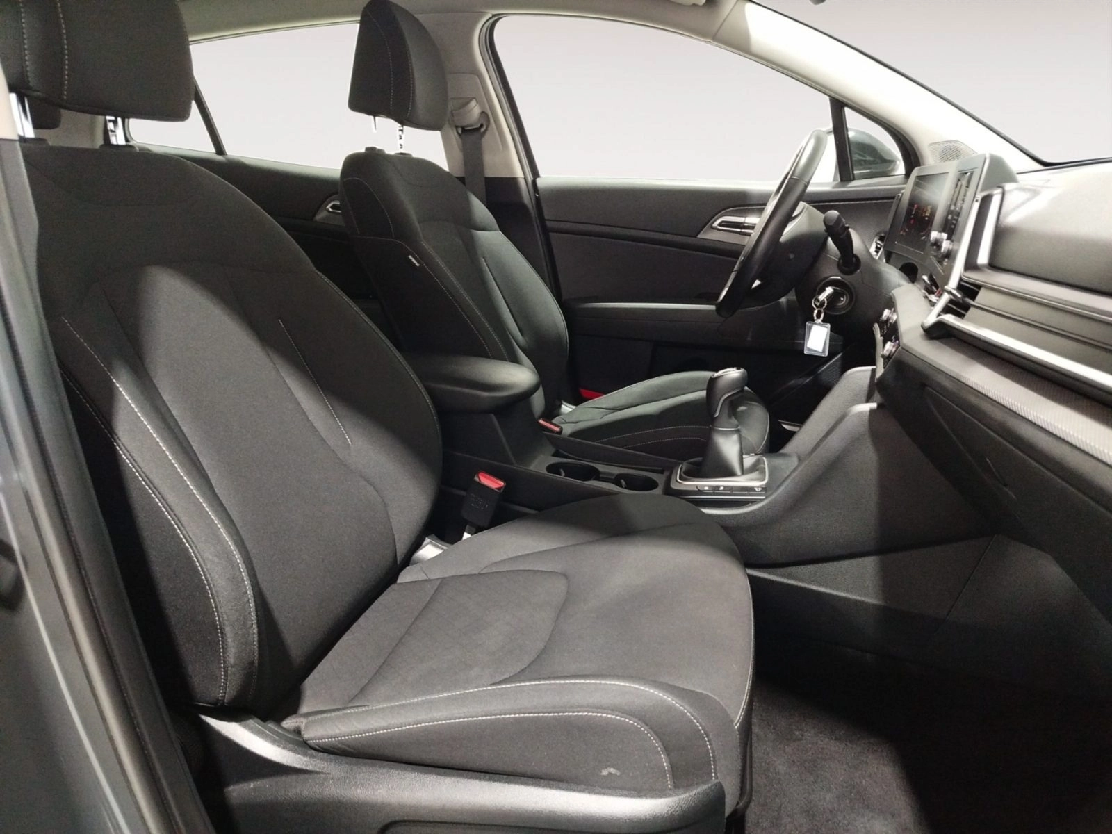 Renting Kia Sportage 1.6 T-GDI Concept