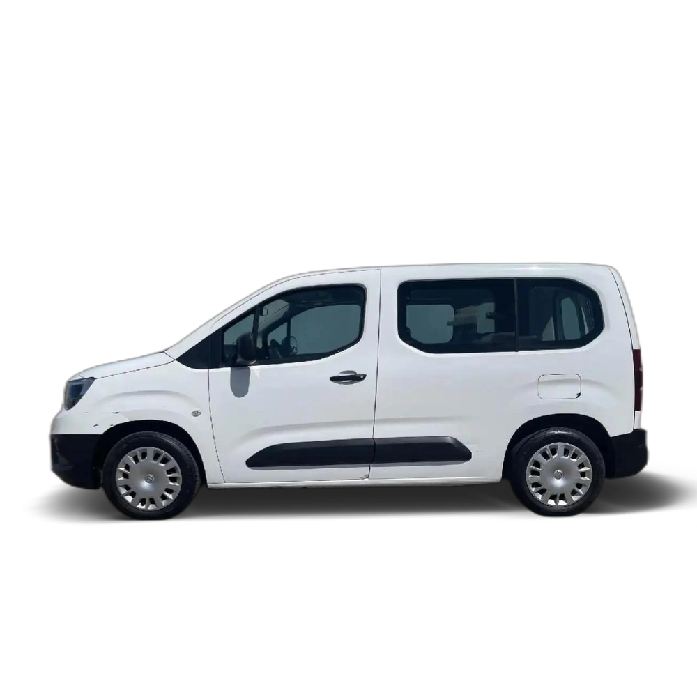 Renting Opel Combo Life  LIFE 1.5 TD 56kW (75CV) Expression L Blanco
