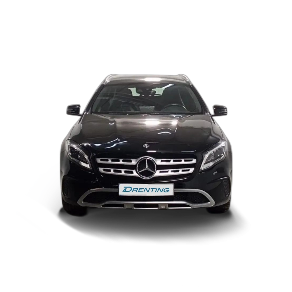 Renting Mercedes-Benz GLA 180 Negro 2