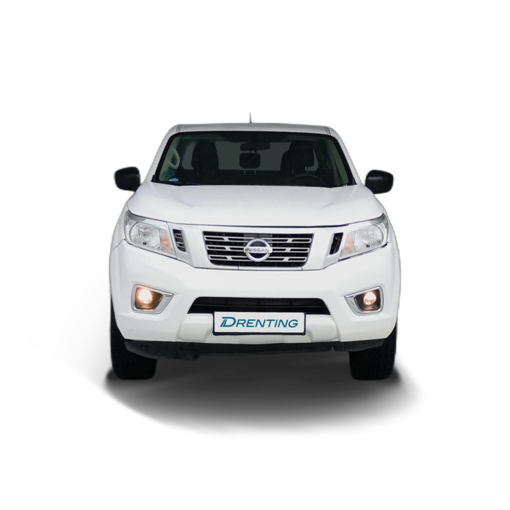 Renting Nissan Navara 4&#215;4 2.3 dCi Visia Double Cab 4&#215;4