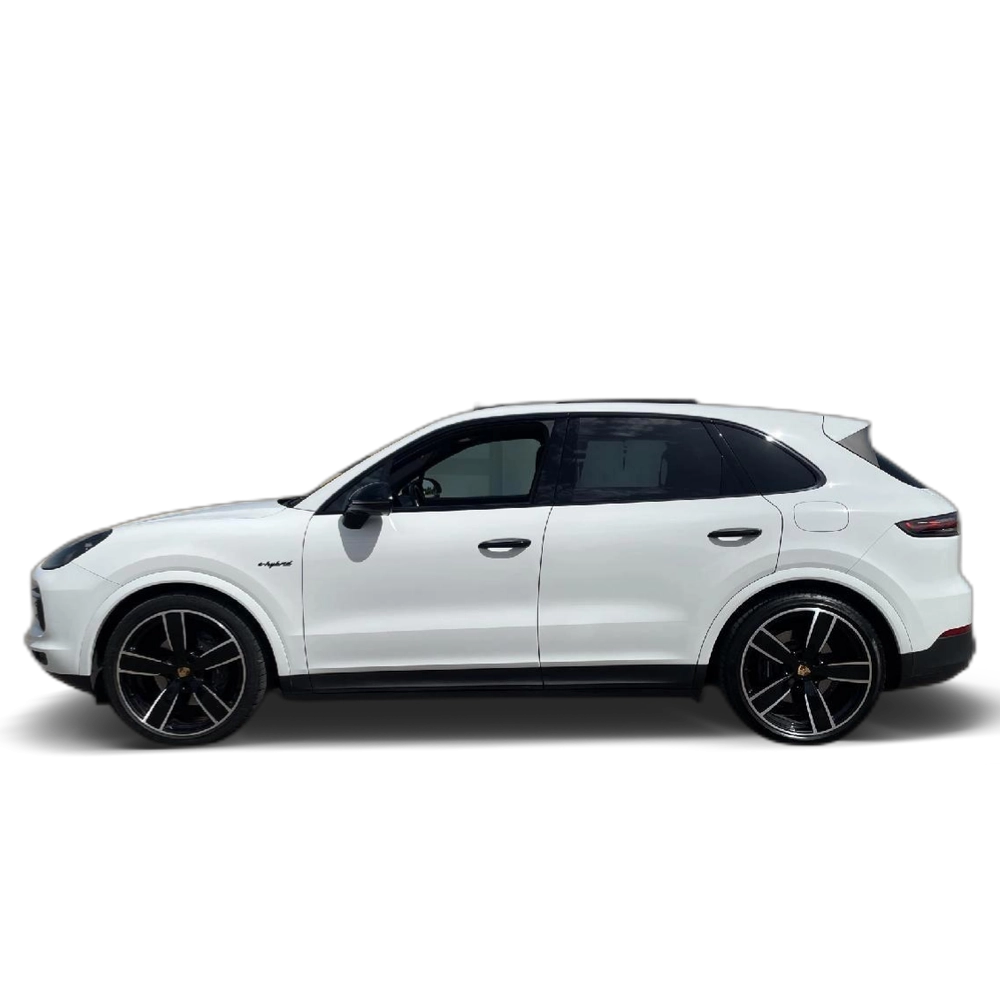 Renting PORSCHE Cayenne E-Hybrid Aut. 1
