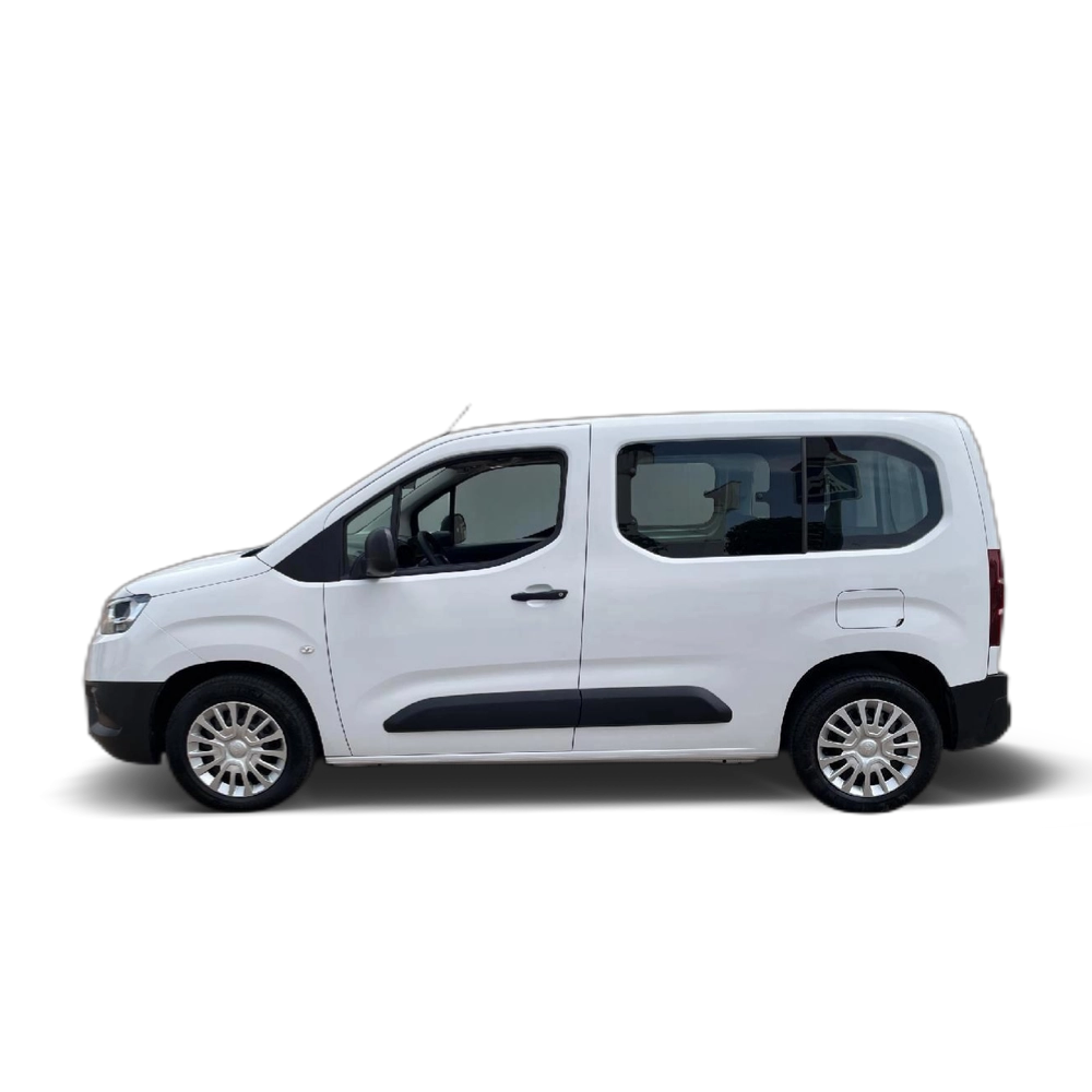 Renting TOYOTA Proace City Van Media 1.5D GX 100