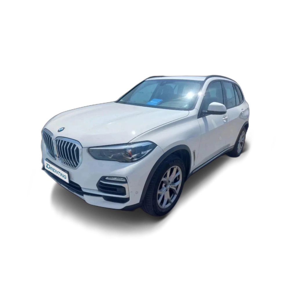 Renting BMW X5 xDrive 30dA Blanco 2