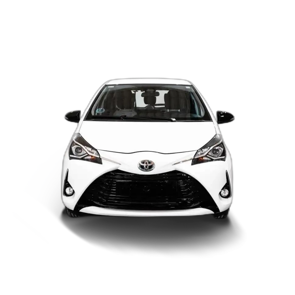Renting Toyota Yaris 100H 1.5 Active Blanco 2