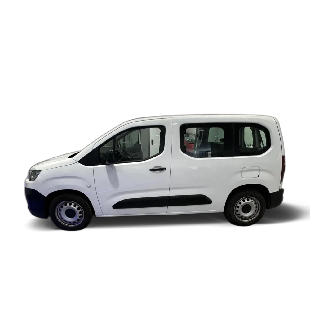 Renting Citroen Berlingo BlueHDi S&amp;S Talla M Live 100 Blanco 2