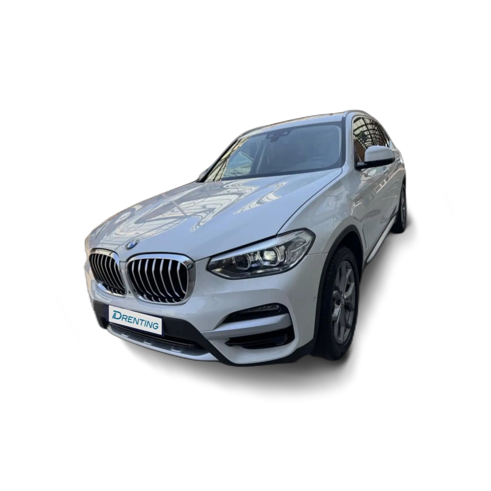 Renting BMW X3 xDrive 30e xLine Blanco 2