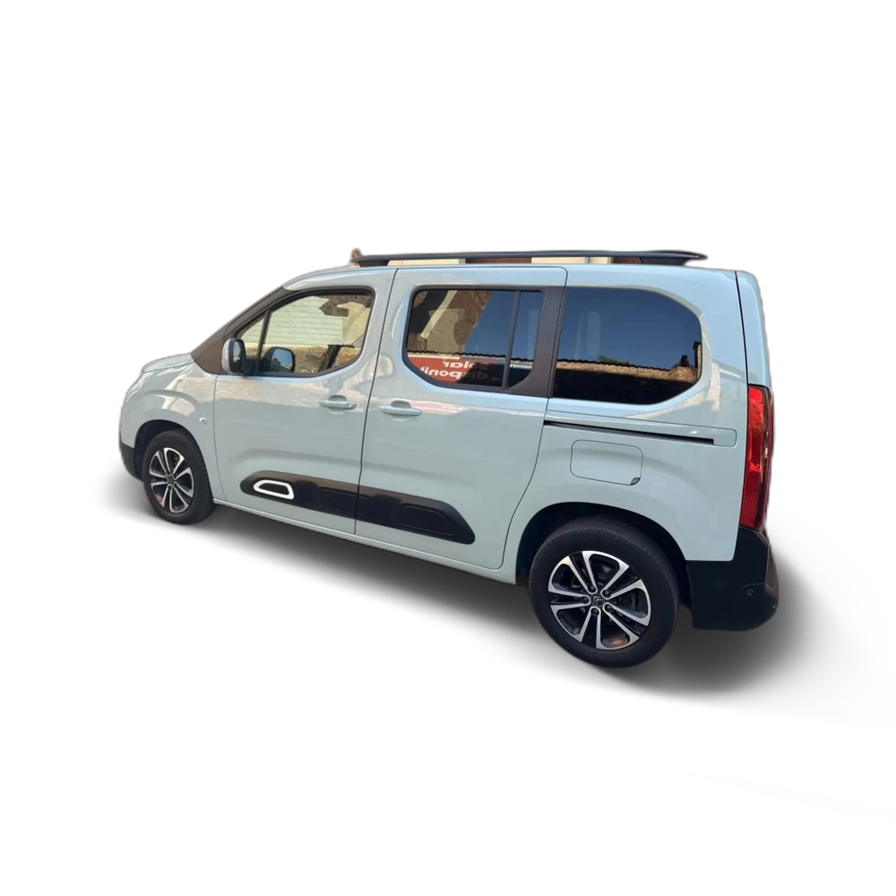 Renting Citroen Berlingo BlueHDi S&amp;S Talla M Shine 130 Verde