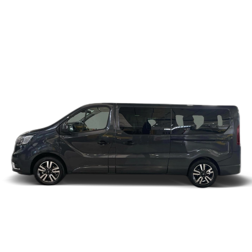Renting Renault Trafic SpaceClass Largo Energy Blue dCi 110 kW (150 CV)