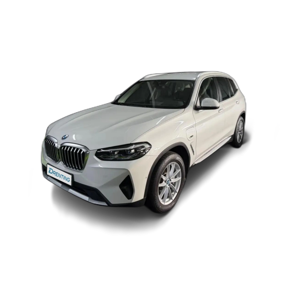 Renting BMW X3 xDrive 30e xLine Blanco 1