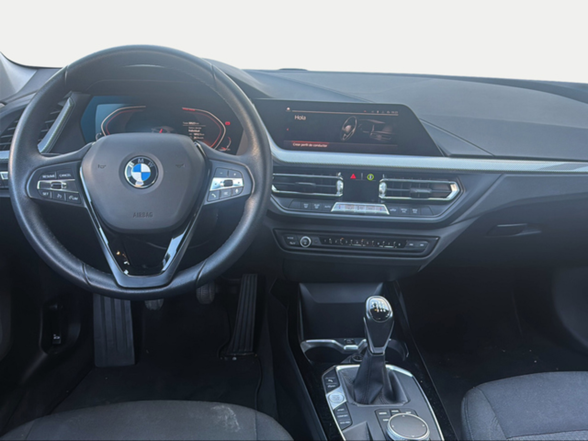 Renting BMW Serie 1 116d 85 kW (116 CV) 6 1