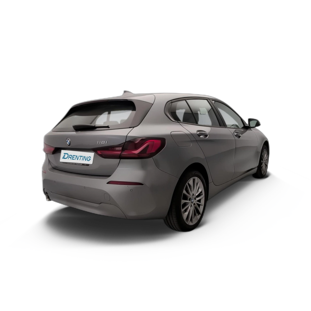 Renting BMW Serie 1 118i 103 kW (140 CV) 7 8