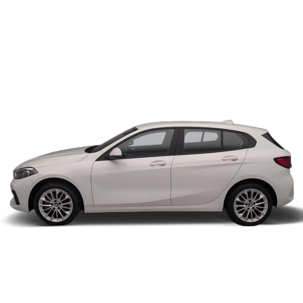 Renting BMW Serie 1 118i 103 kW (140 CV) 8 4