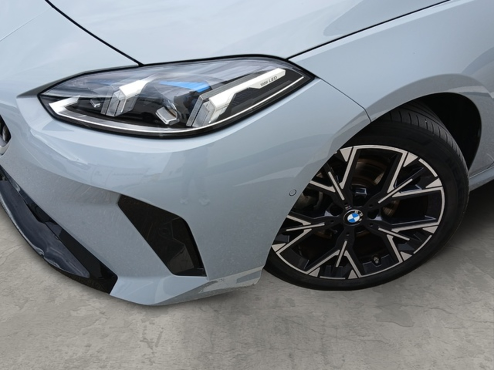 Renting BMW Serie 1 120i 125 kW (170 CV) 4 16