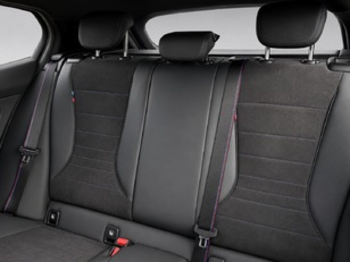 Renting BMW Serie 1 M135i xDrive 221 kW (300 CV) 8 1