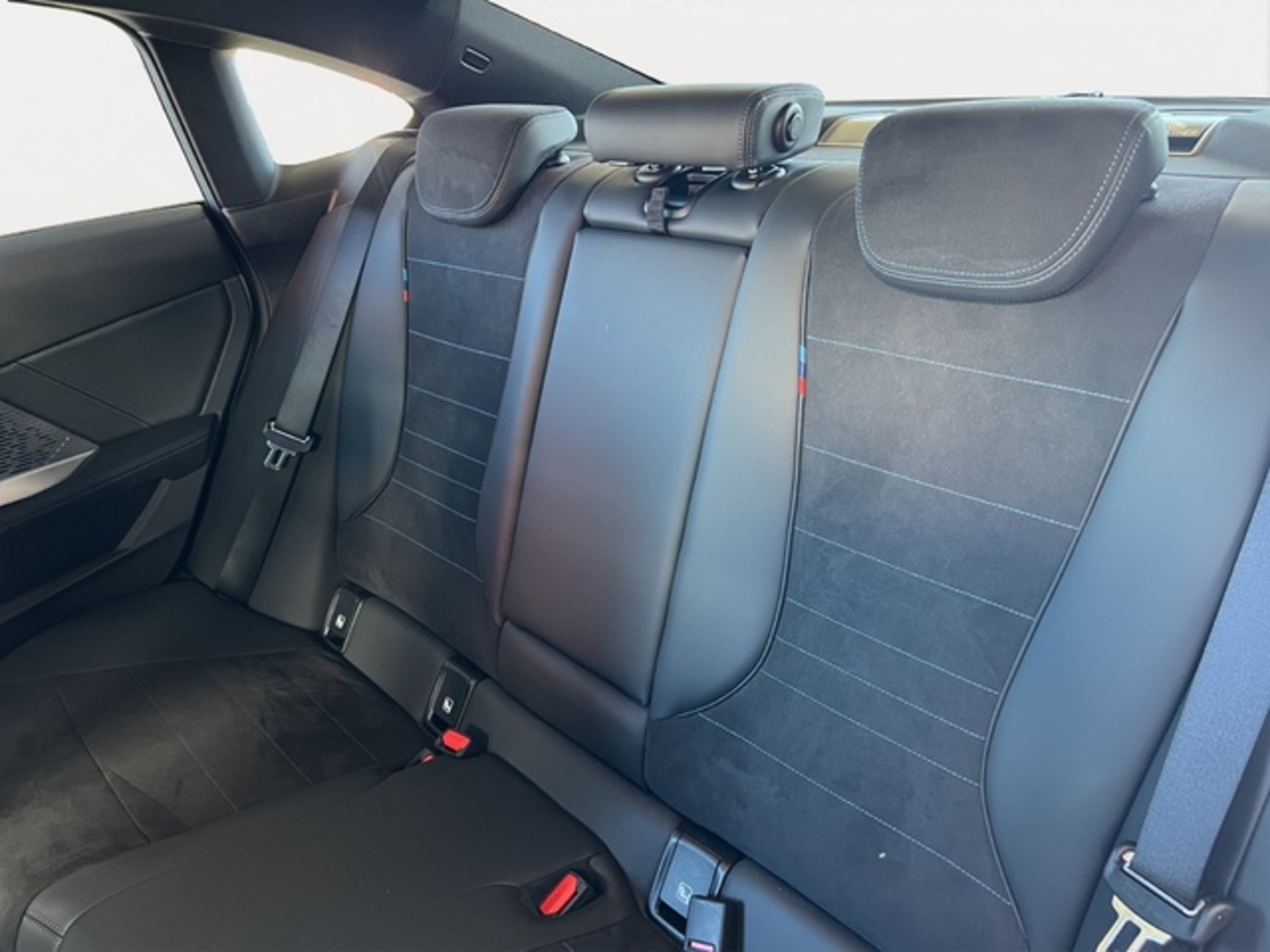Renting BMW Serie 2 218d Gran Coupe 110 kW (150 CV) 8 3