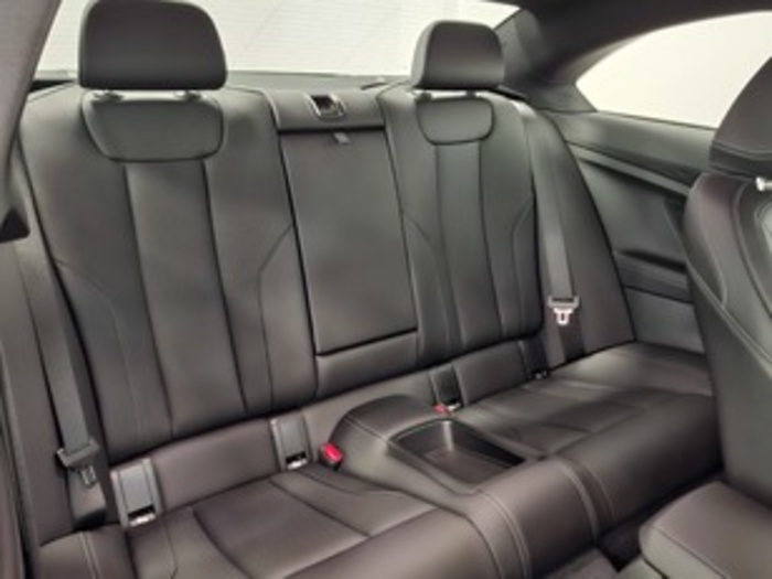 Renting BMW Serie 2 220d Coupe M Sport 140 kW (190 CV) 3
