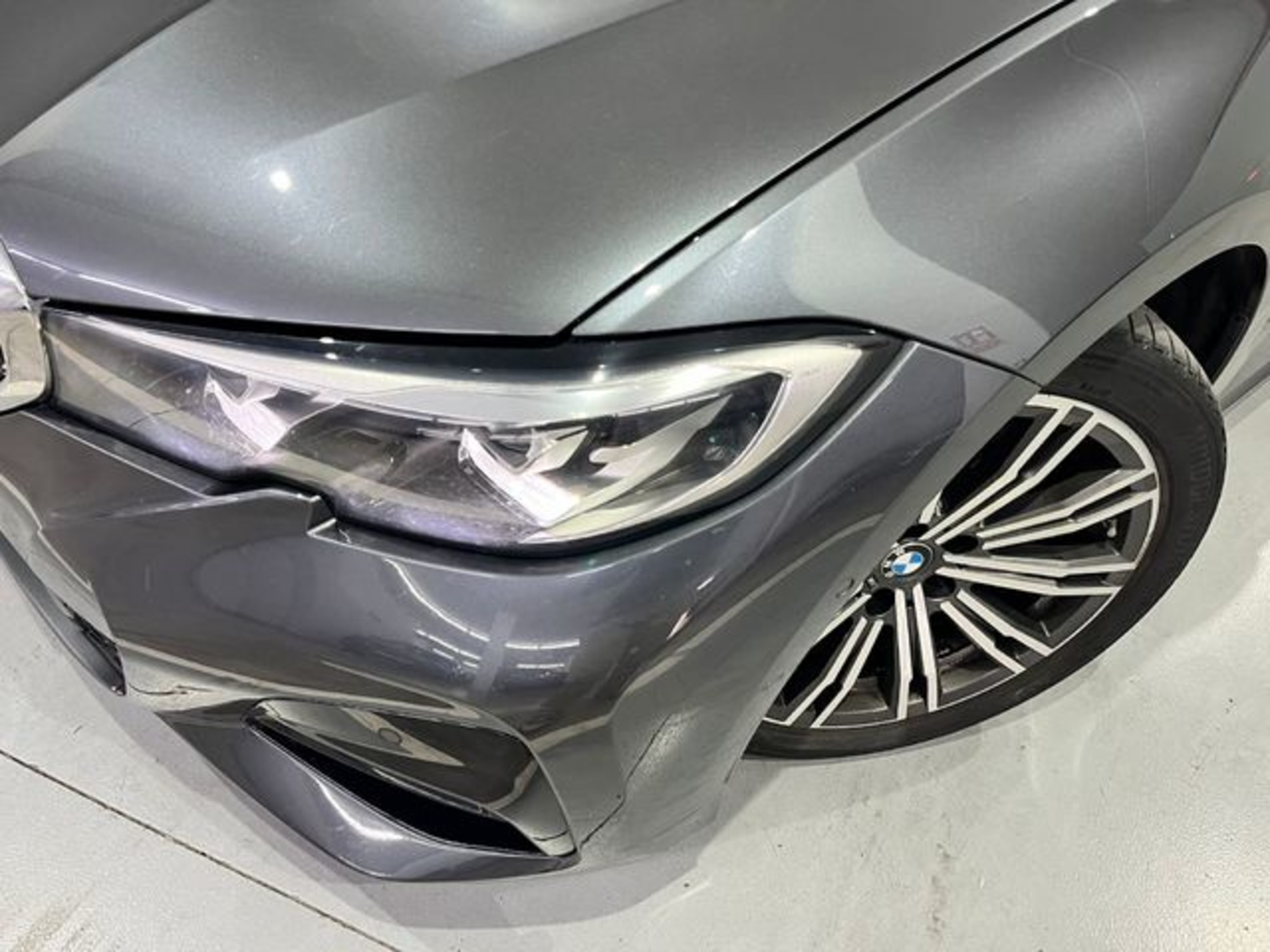 Renting BMW Serie 3 318d 110 kW (150 CV) 19 6