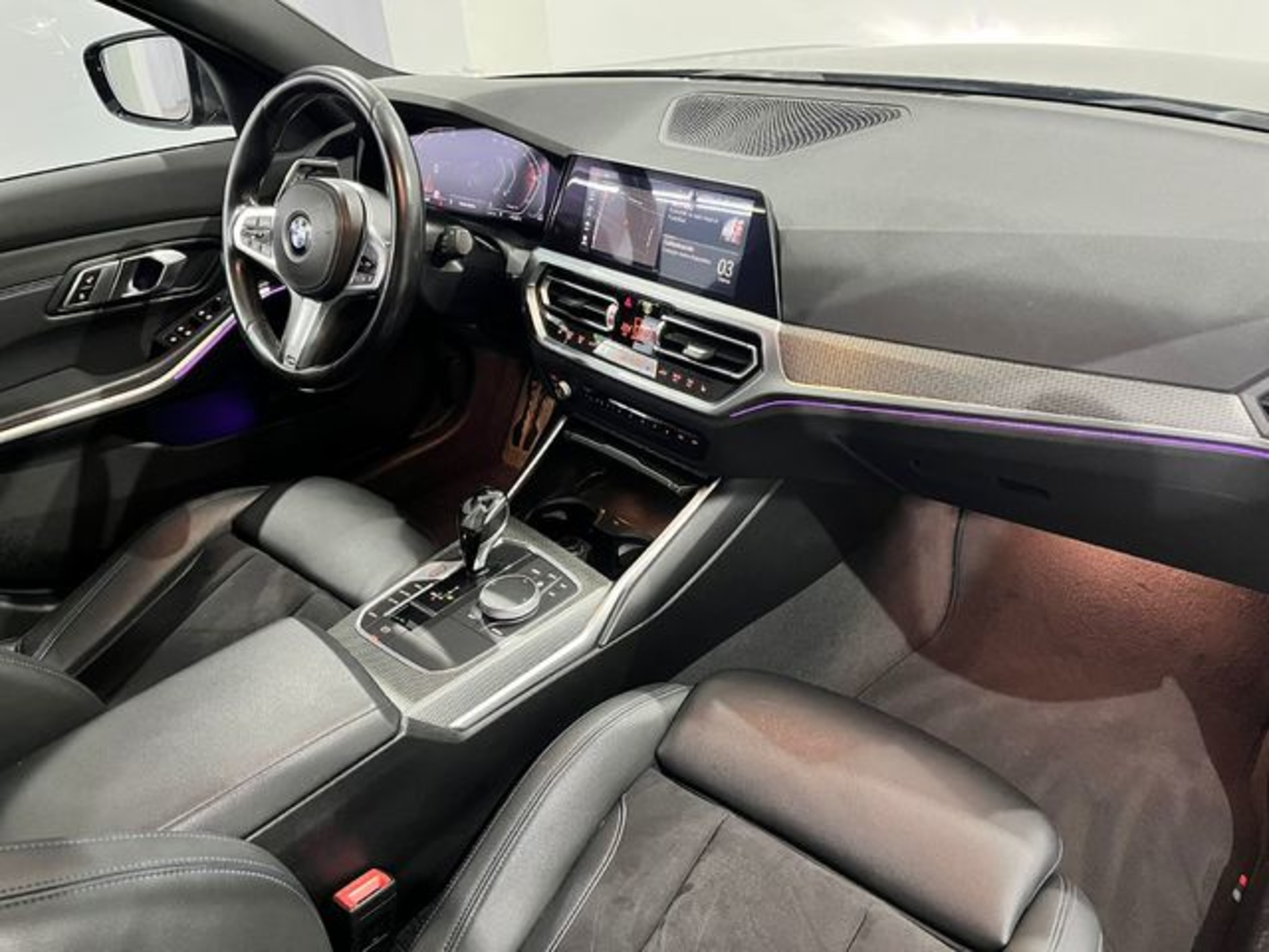 Renting BMW Serie 3 318d 110 kW (150 CV) 19 6