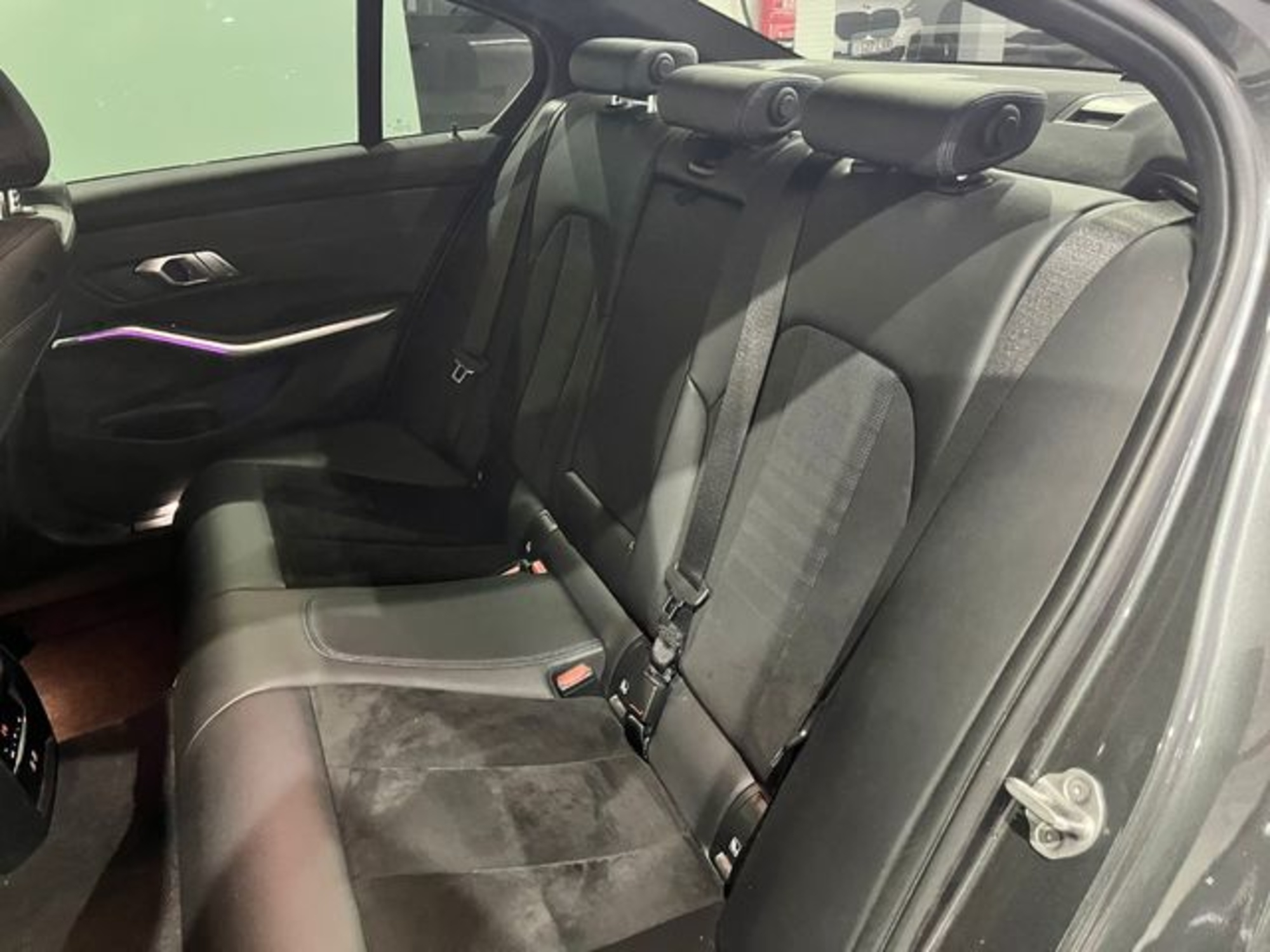 Renting BMW Serie 3 318d 110 kW (150 CV) 19 6