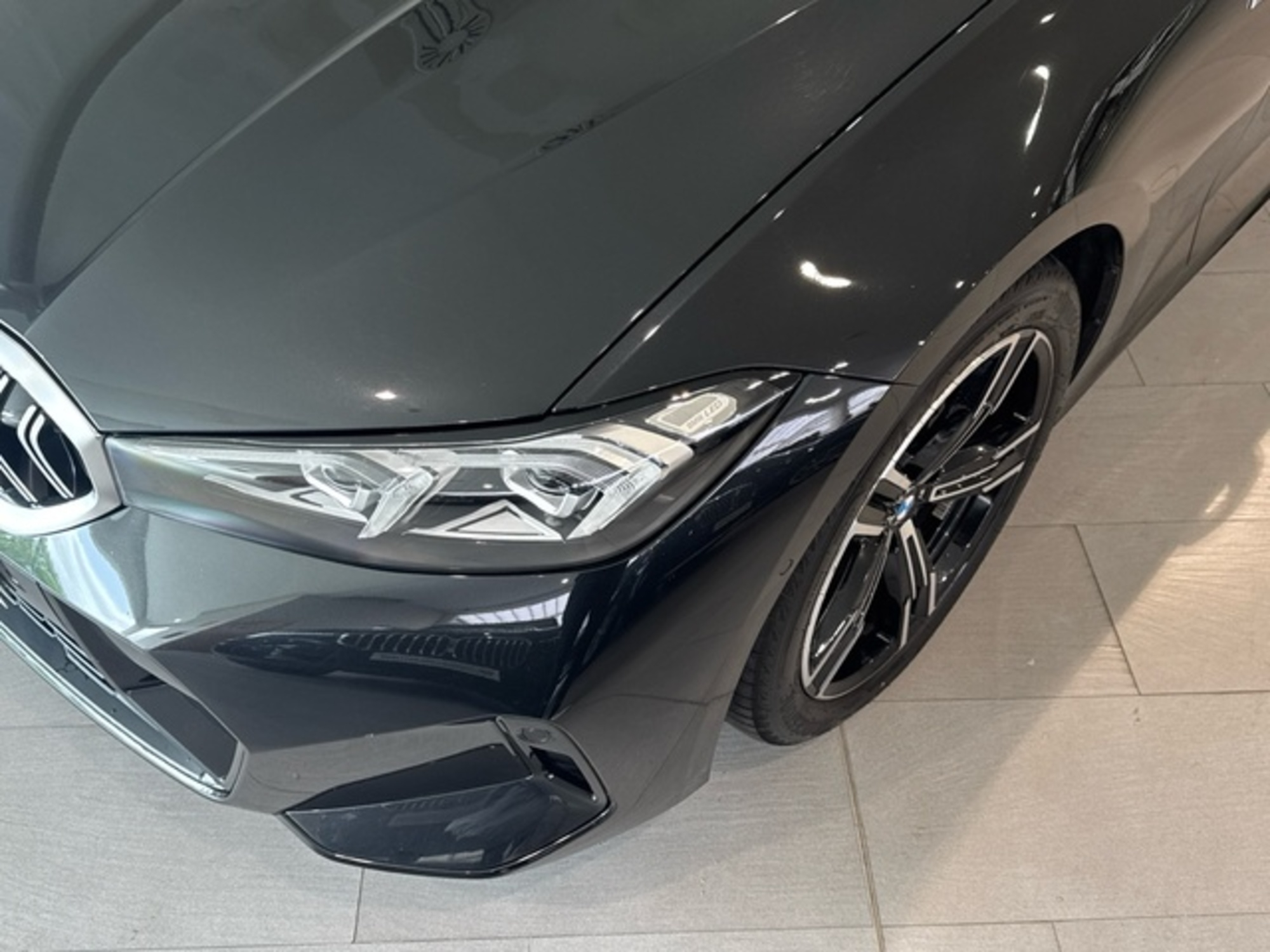 Renting BMW Serie 3 320d Touring 140 kW (190 CV) 12 1