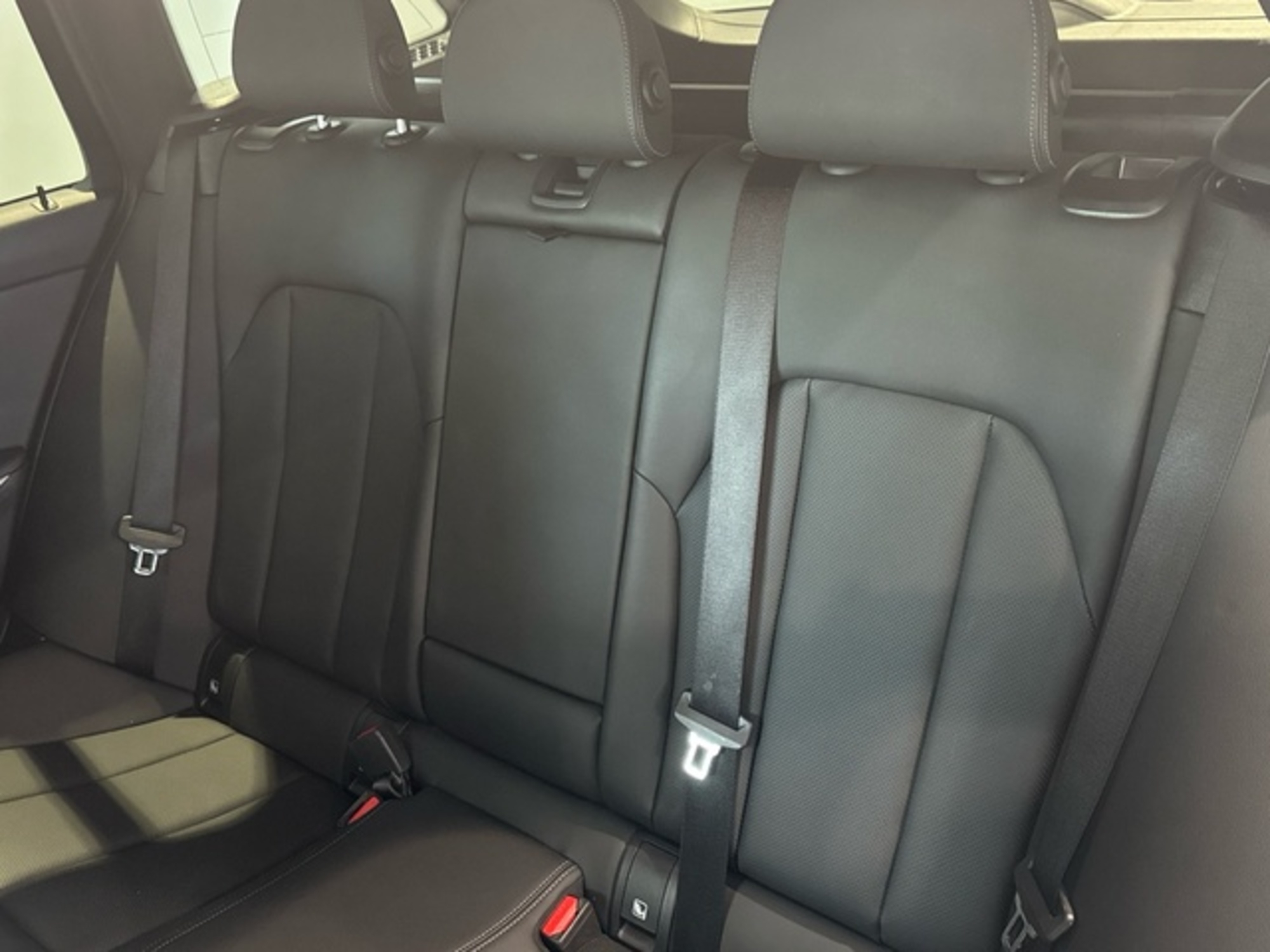 Renting BMW Serie 3 320d Touring 140 kW (190 CV) 12 1