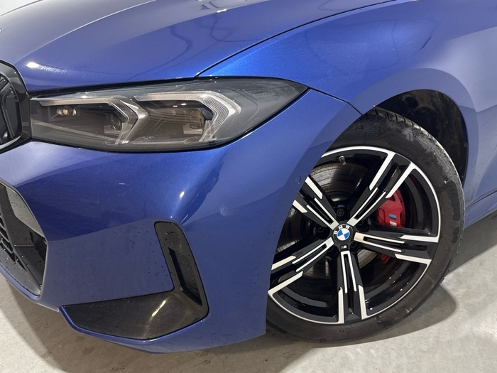 Renting BMW Serie 3 320d xDrive Touring 140 kW (190 CV) 4 1
