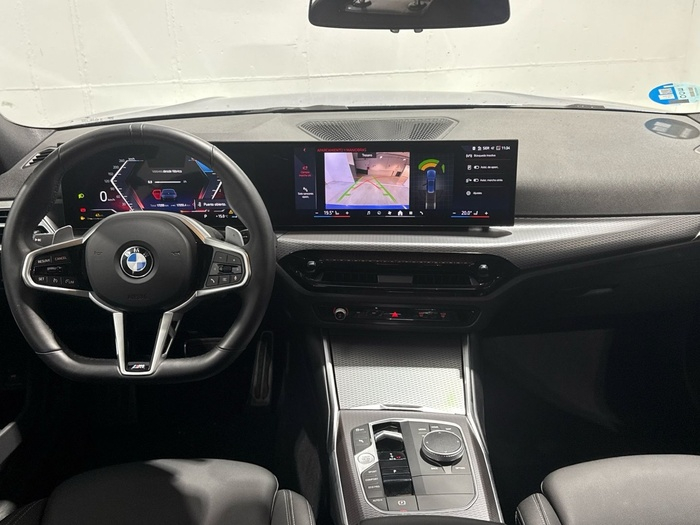Renting BMW Serie 3 320d xDrive Touring 140 kW (190 CV) 4 1