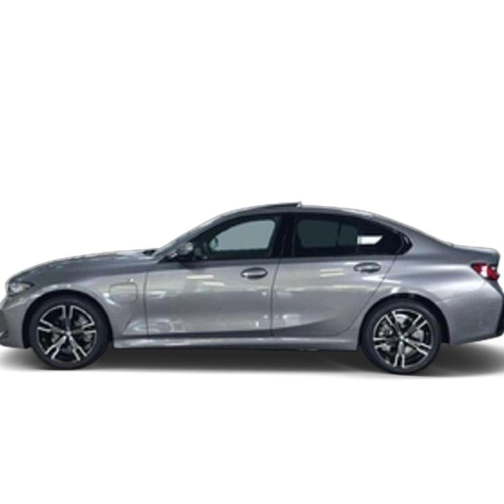 Renting BMW Serie 3 330e 215 kW (292 CV) 2 2