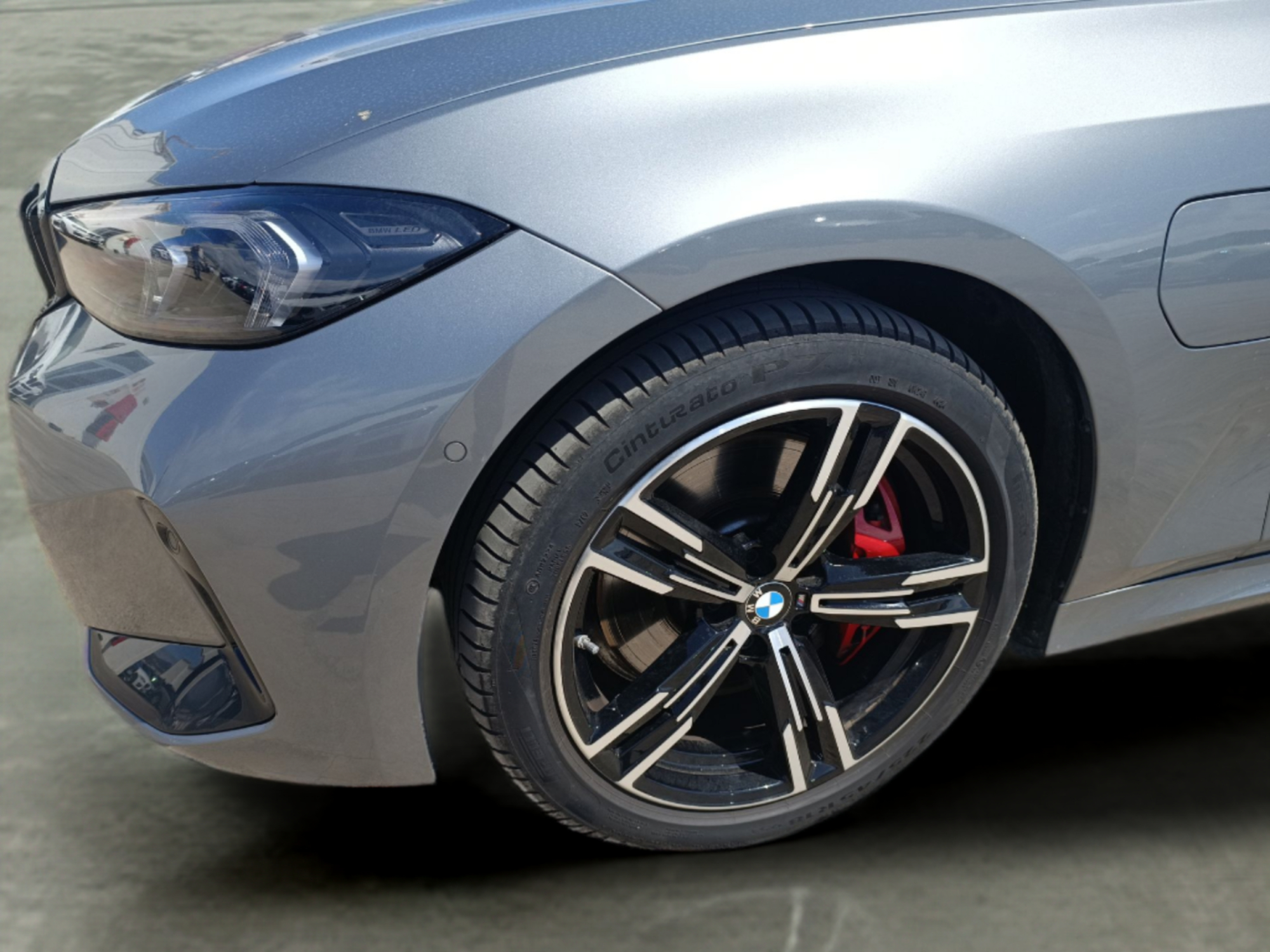Renting BMW Serie 3 330e 215 kW (292 CV) 2 3
