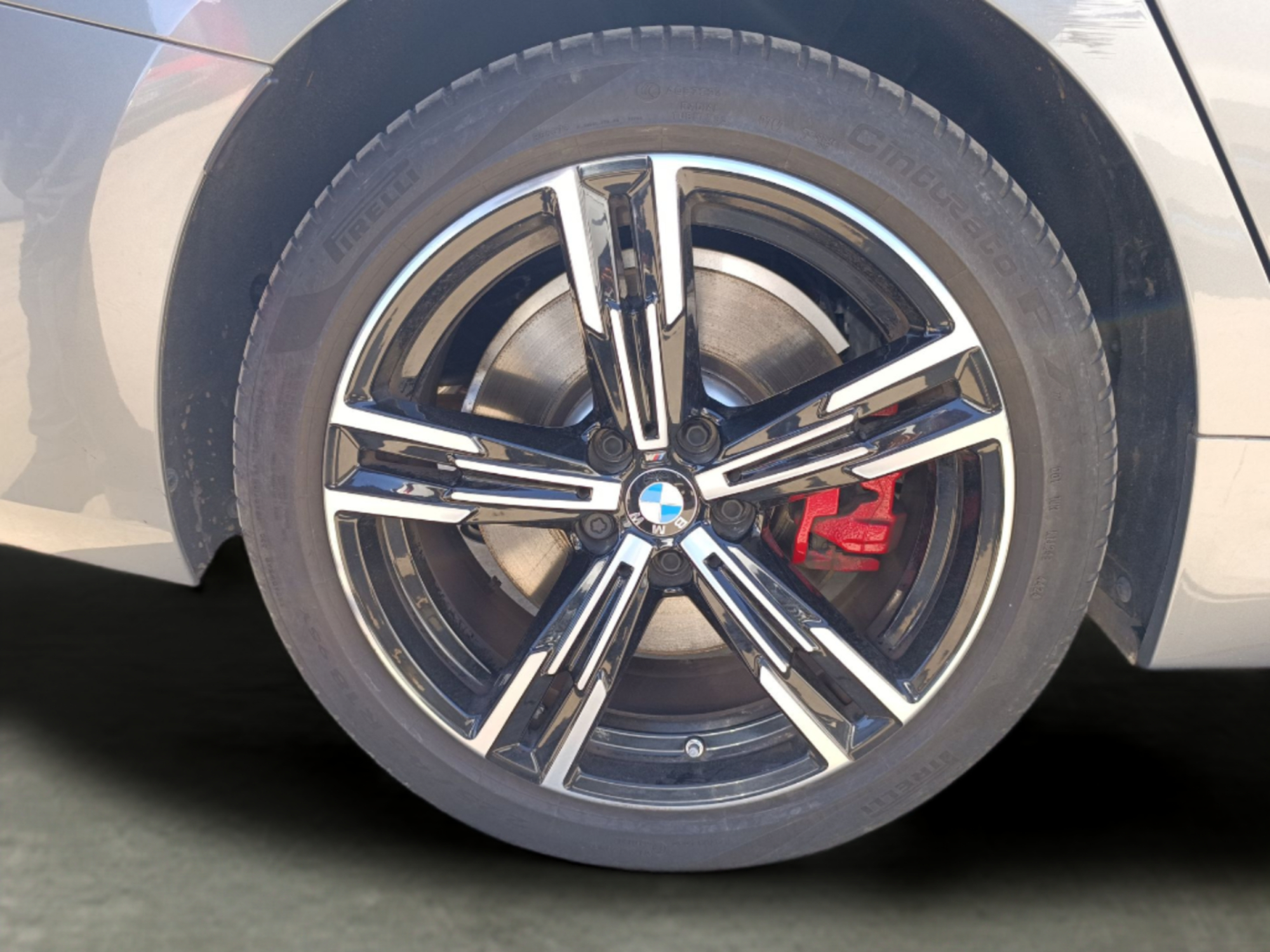 Renting BMW Serie 3 330e 215 kW (292 CV) 2 3