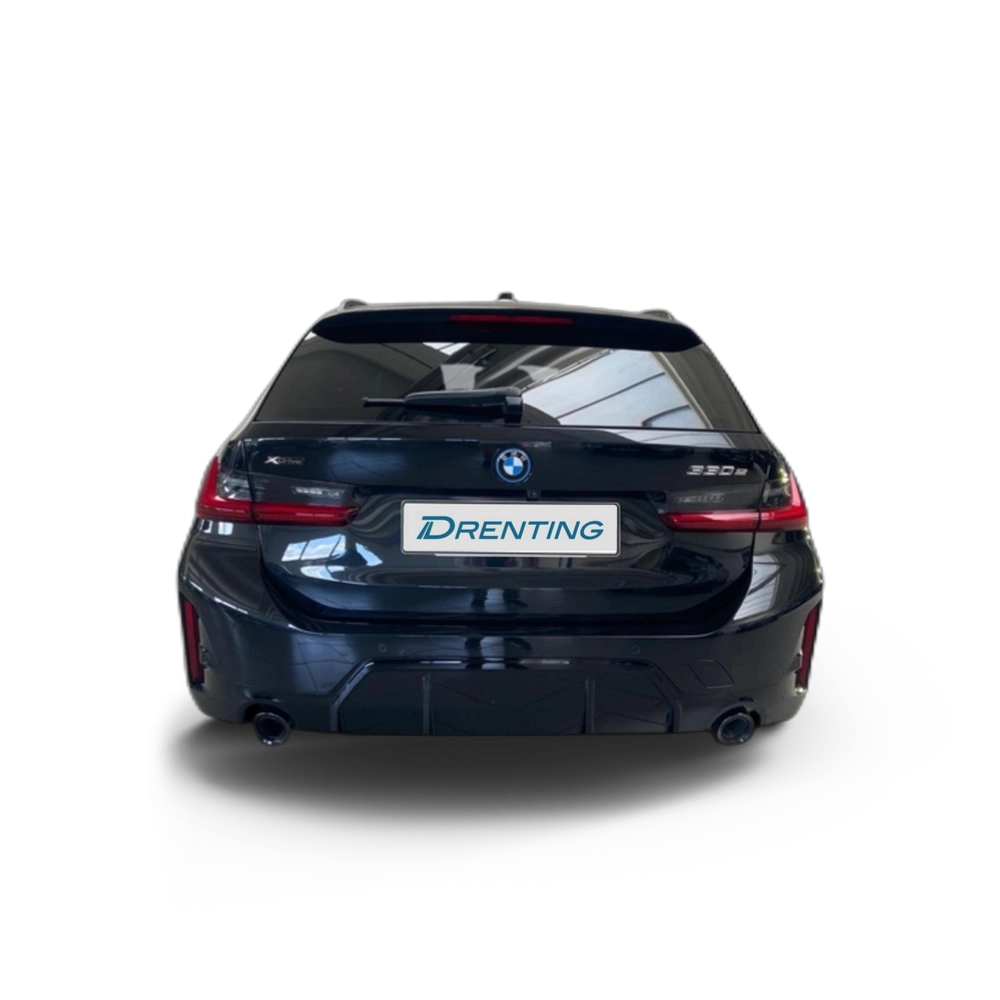 Renting BMW Serie 3 330e xDrive Touring 215 kW (292 CV) 2 2
