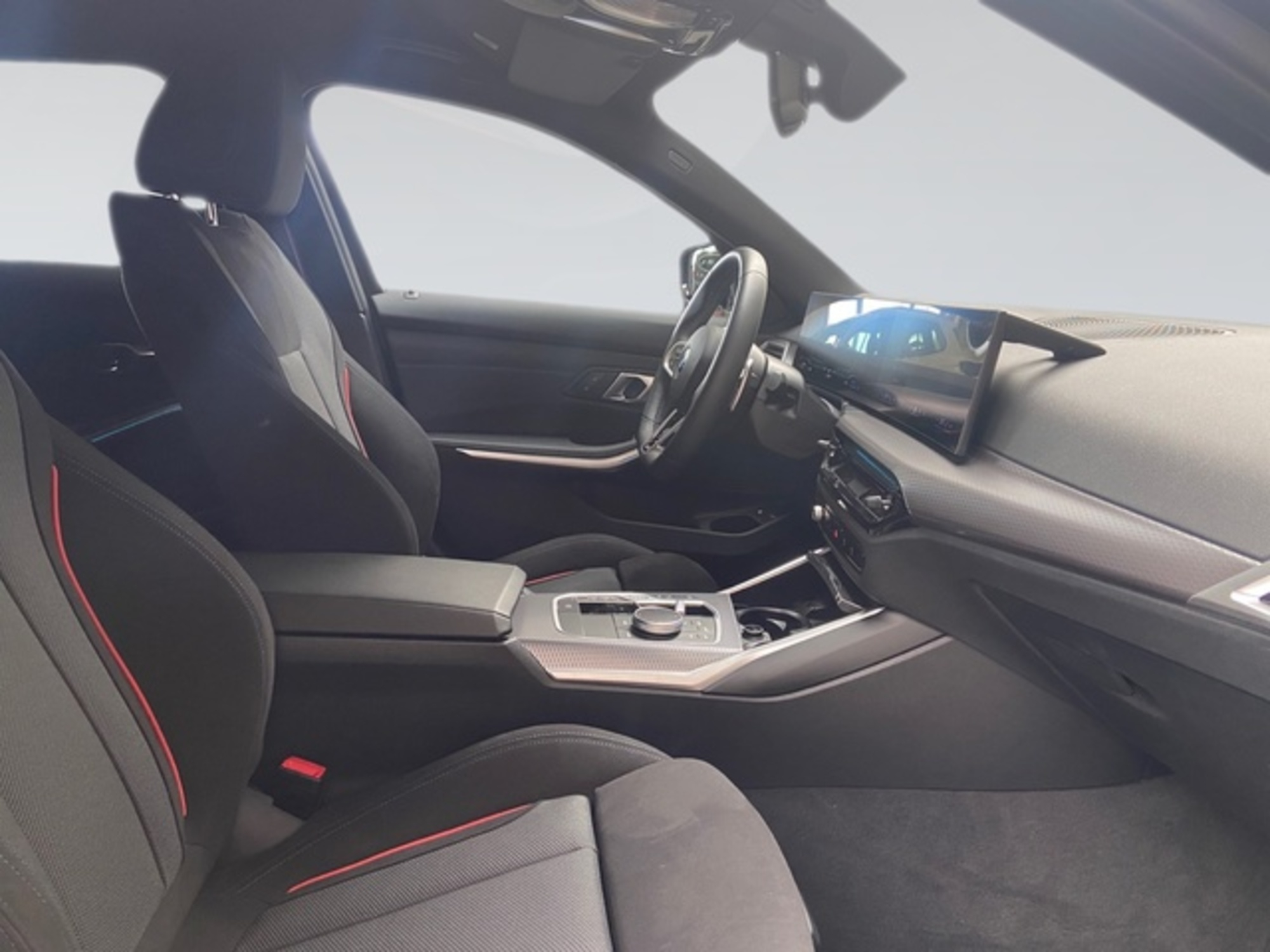 Renting BMW Serie 3 330e xDrive Touring 215 kW (292 CV) 2 2