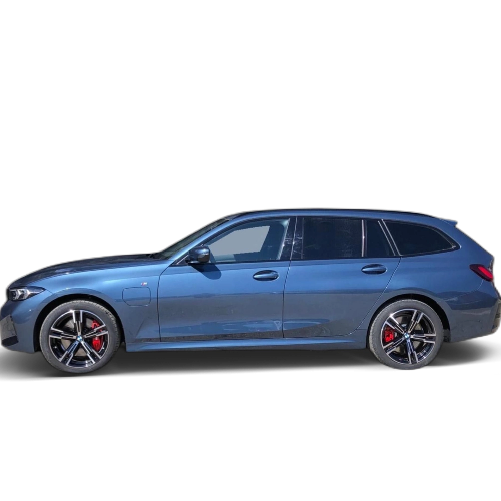 Renting BMW Serie 3 330e xDrive Touring 215 kW (292 CV) 2 7