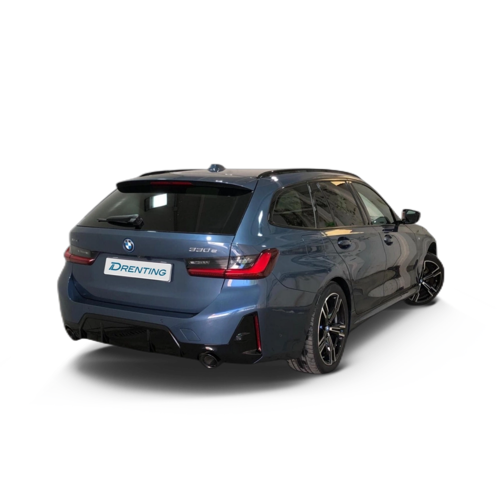 Renting BMW Serie 3 330e xDrive Touring 215 kW (292 CV) 2 7