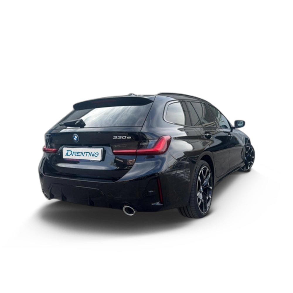 Renting BMW Serie 3 330e xDrive Touring 215 kW (292 CV) 3 2