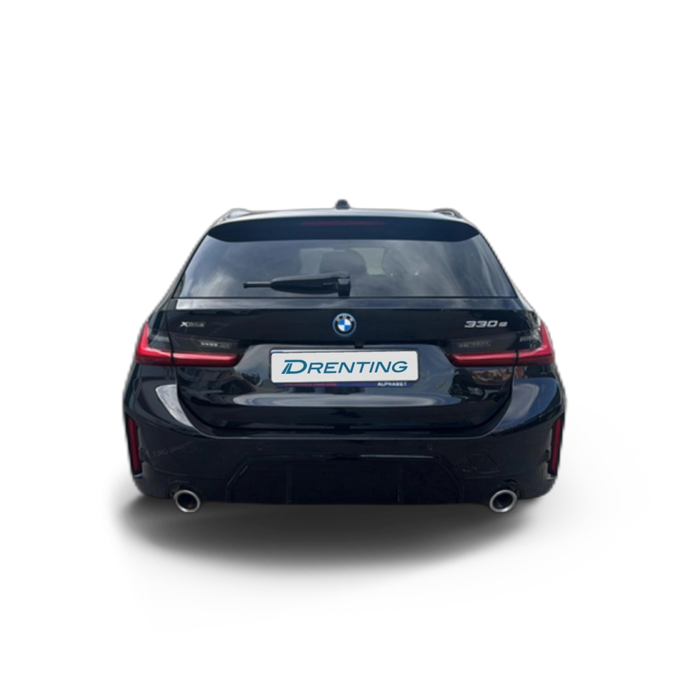 Renting BMW Serie 3 330e xDrive Touring 215 kW (292 CV) 3 2