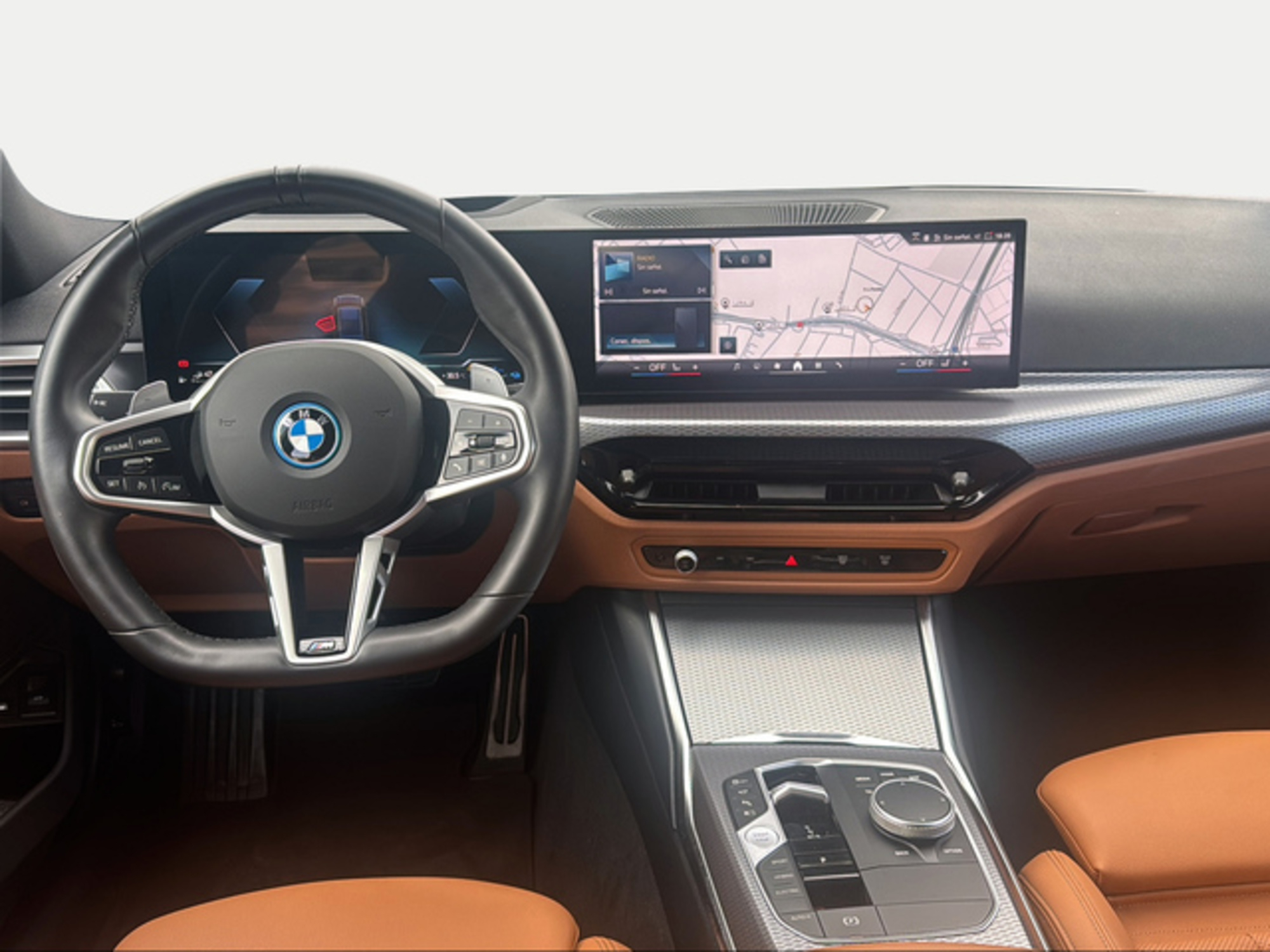Renting BMW Serie 3 330e xDrive Touring 215 kW (292 CV) 3 2
