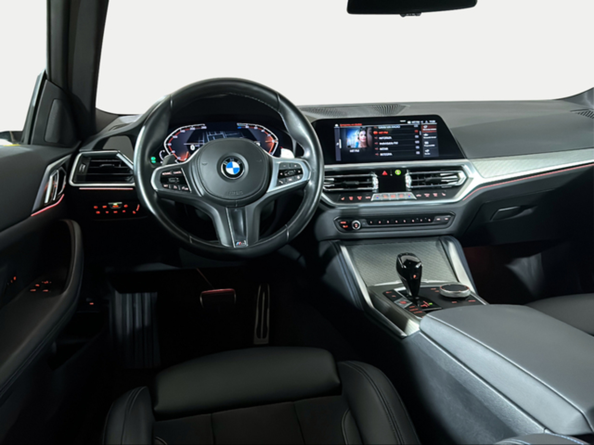 Renting BMW Serie 4 420d Coupe 140 kW (190 CV) 8 1